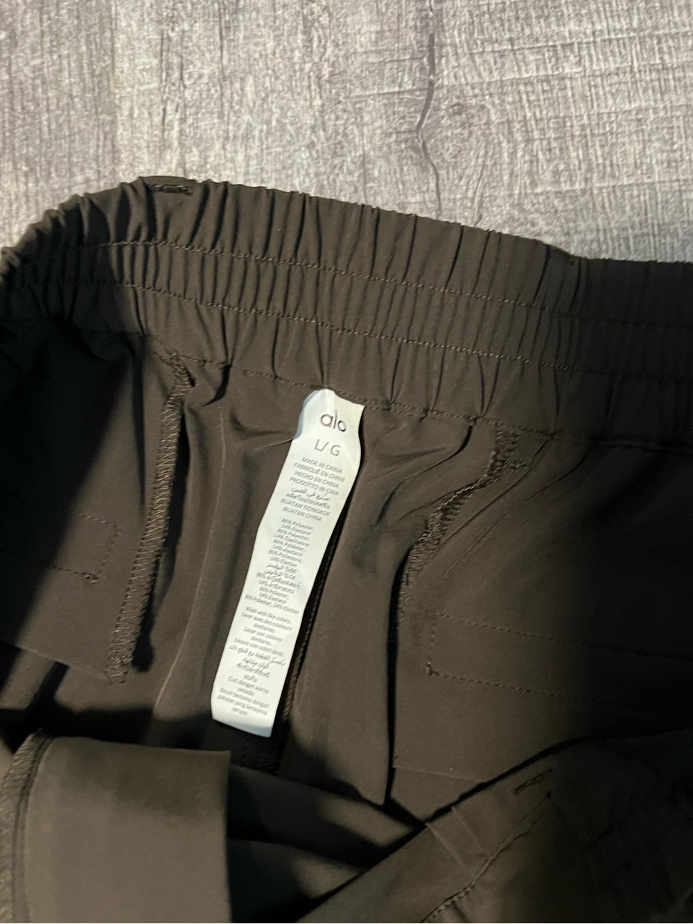 ALO Yoga Olive Wide-Leg Women's Pants - Picture 7 of 7